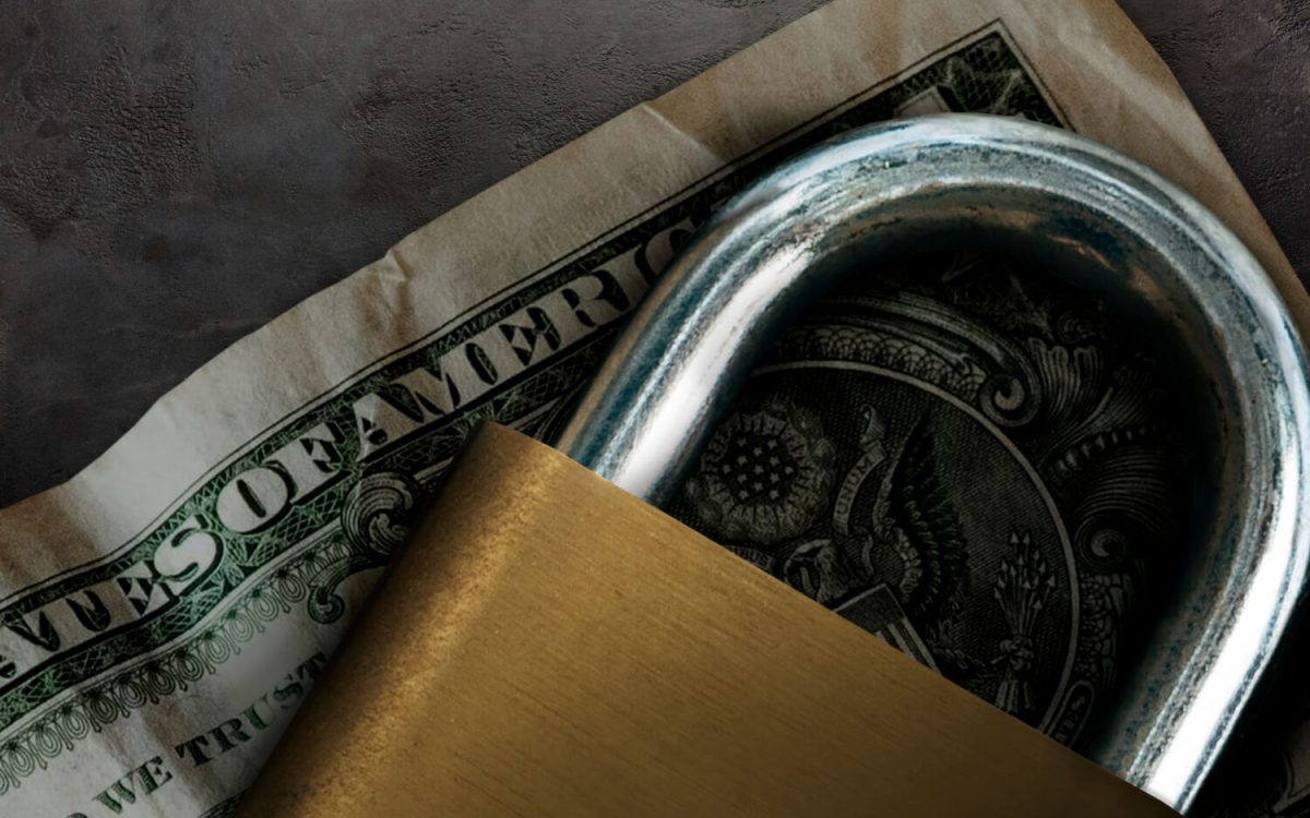 Decoy Safes: Outsmart Thieves Before They Strike